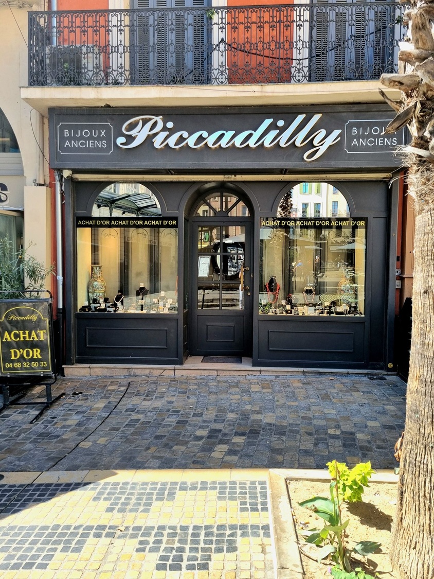 Piccadilly boutique storefront in Narbonne